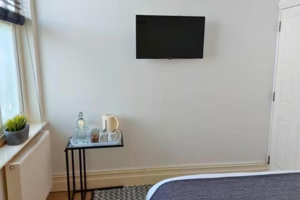 Stylish Double Room In City Centre - Shared Bathroom - Parking Preston  Buitenkant foto